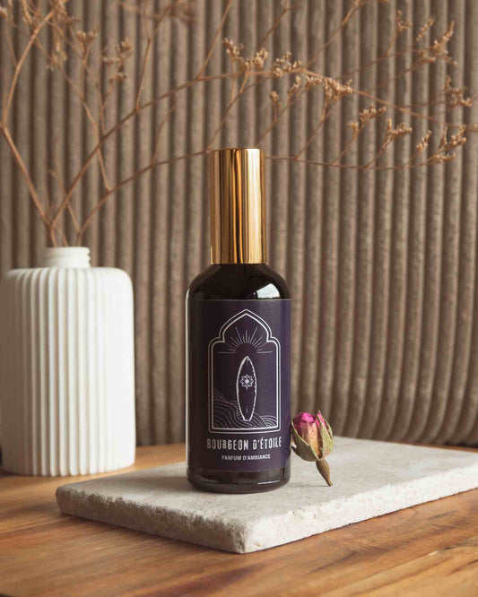 Parfum d'ambiance Mawja - Bourgeon d'étoile sur fond créatif