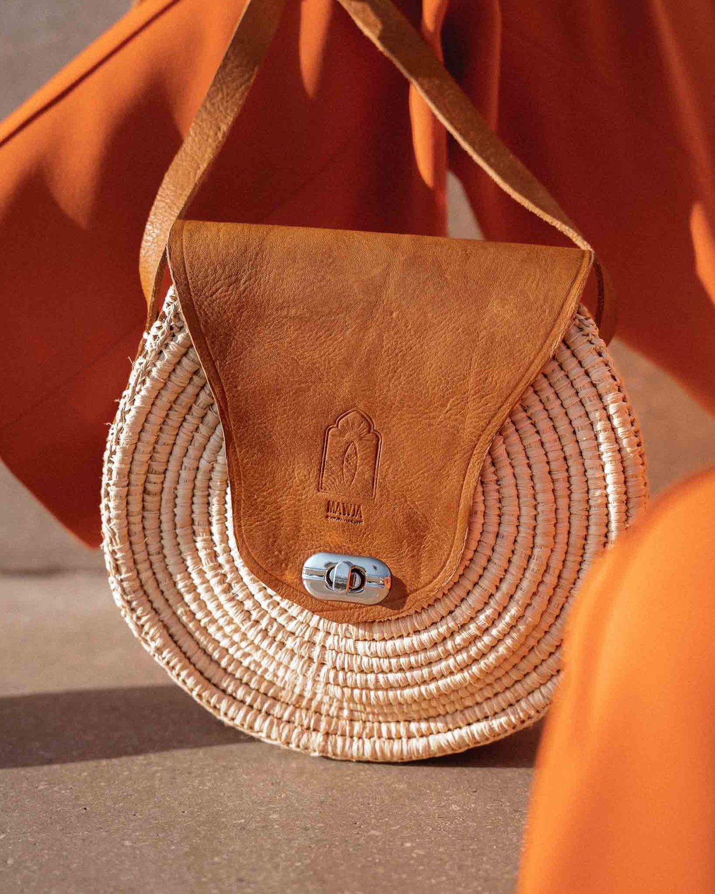 Sac à bandoulière raphia Shatti. Mawja. Matière naturelle et cuir. Bohème chic