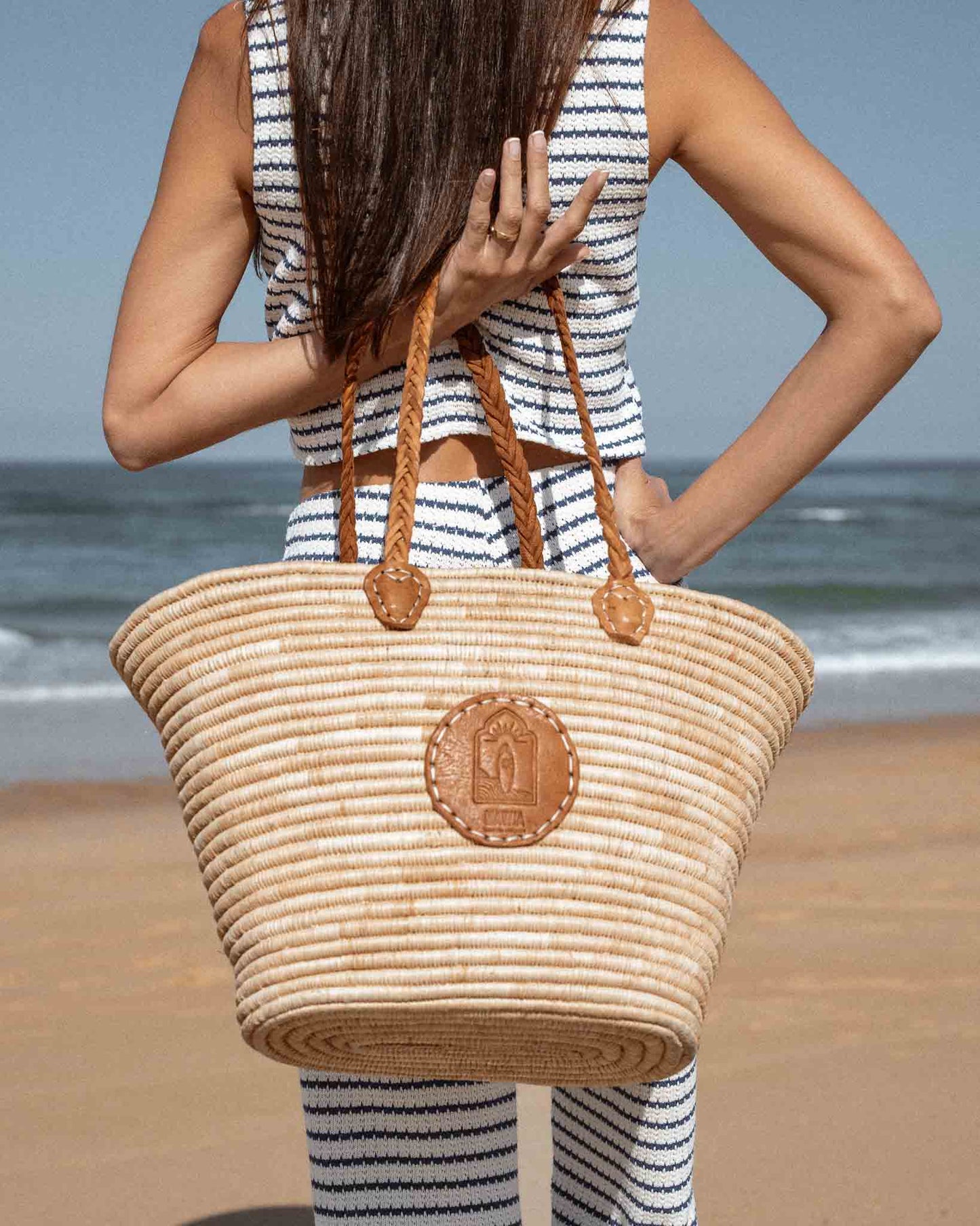 Grand sac cabas raphia Mawja. Matière naturelle et cuir. Bohème chic