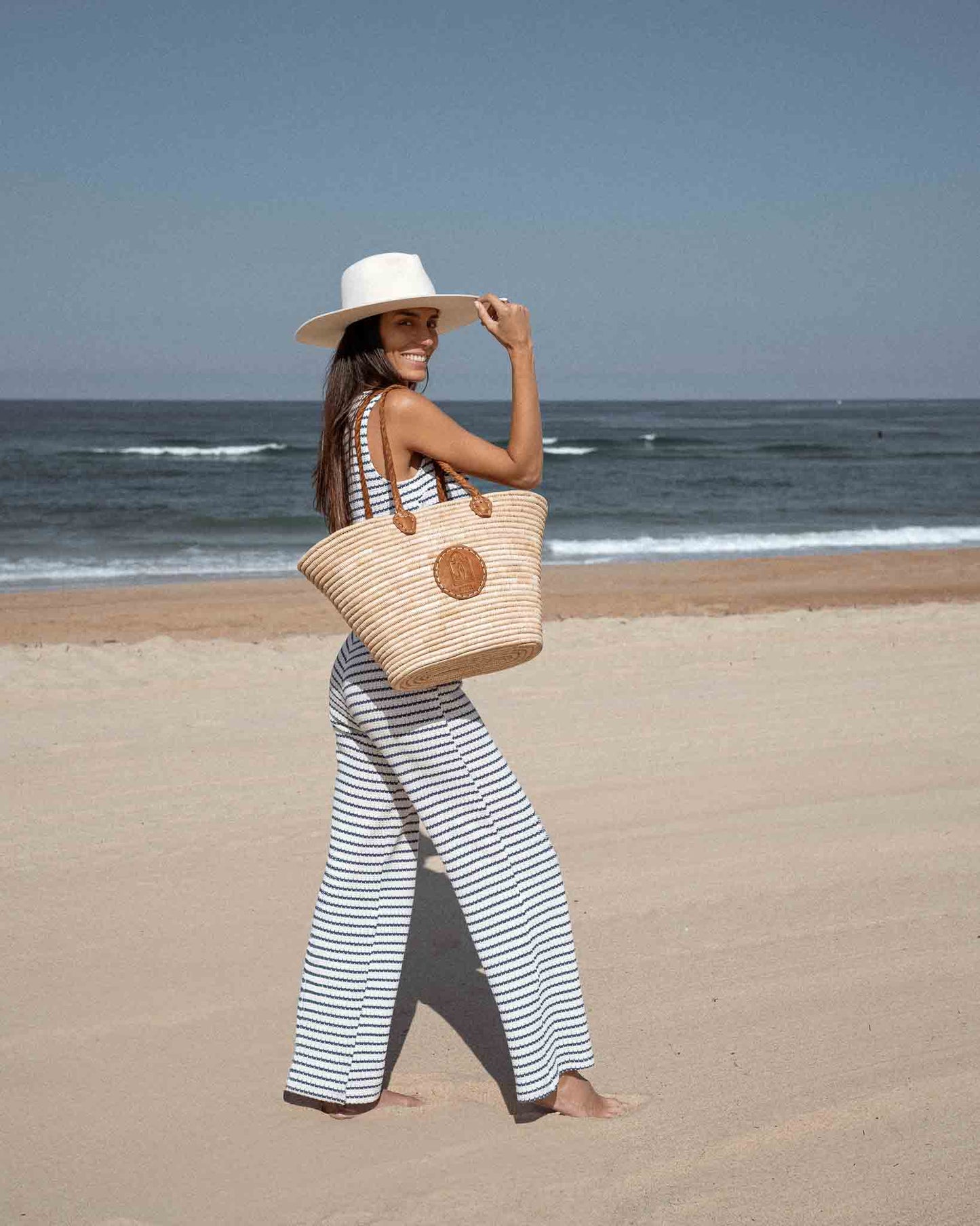 Grand sac cabas raphia Mawja. Matière naturelle et cuir. Bohème chic