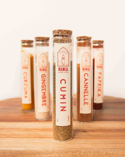 épices mawja lot épicés tube verre cumin cannelle paprika gingembre curcuma tube verre face